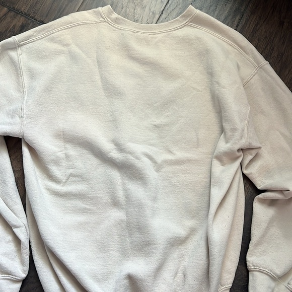 Size M Sweatshirt with Nike Embroidery - Picture 2 of 3